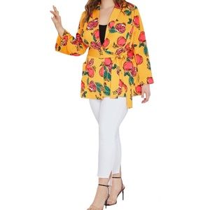 Silky summer weight blazer.  Like new (missing belt)